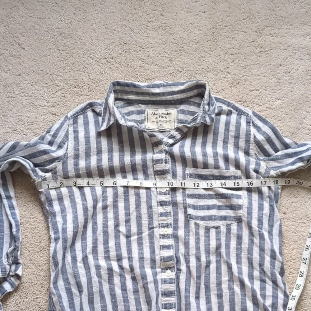 Abercrombie & Fitch Blue and White Striped Button Down Shirt - Picture 6 of 9
